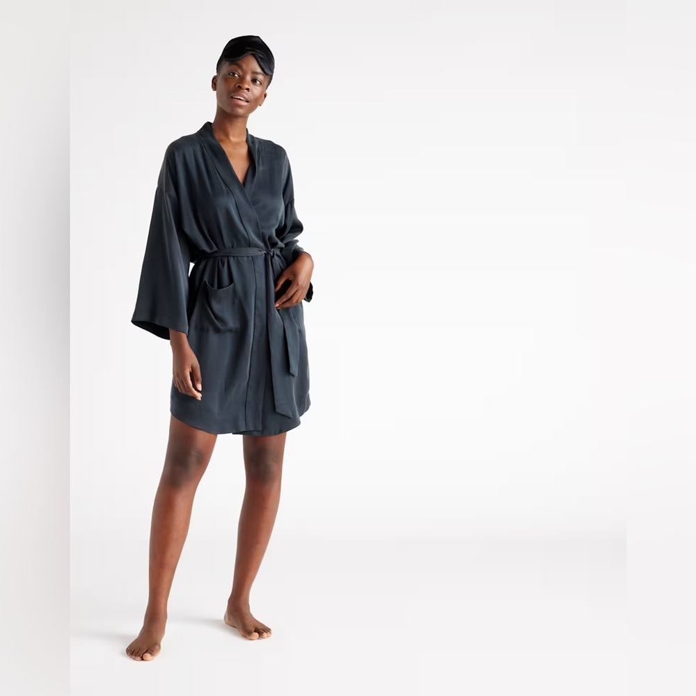 NWT Quince 100% Washable Silk Robe size XS